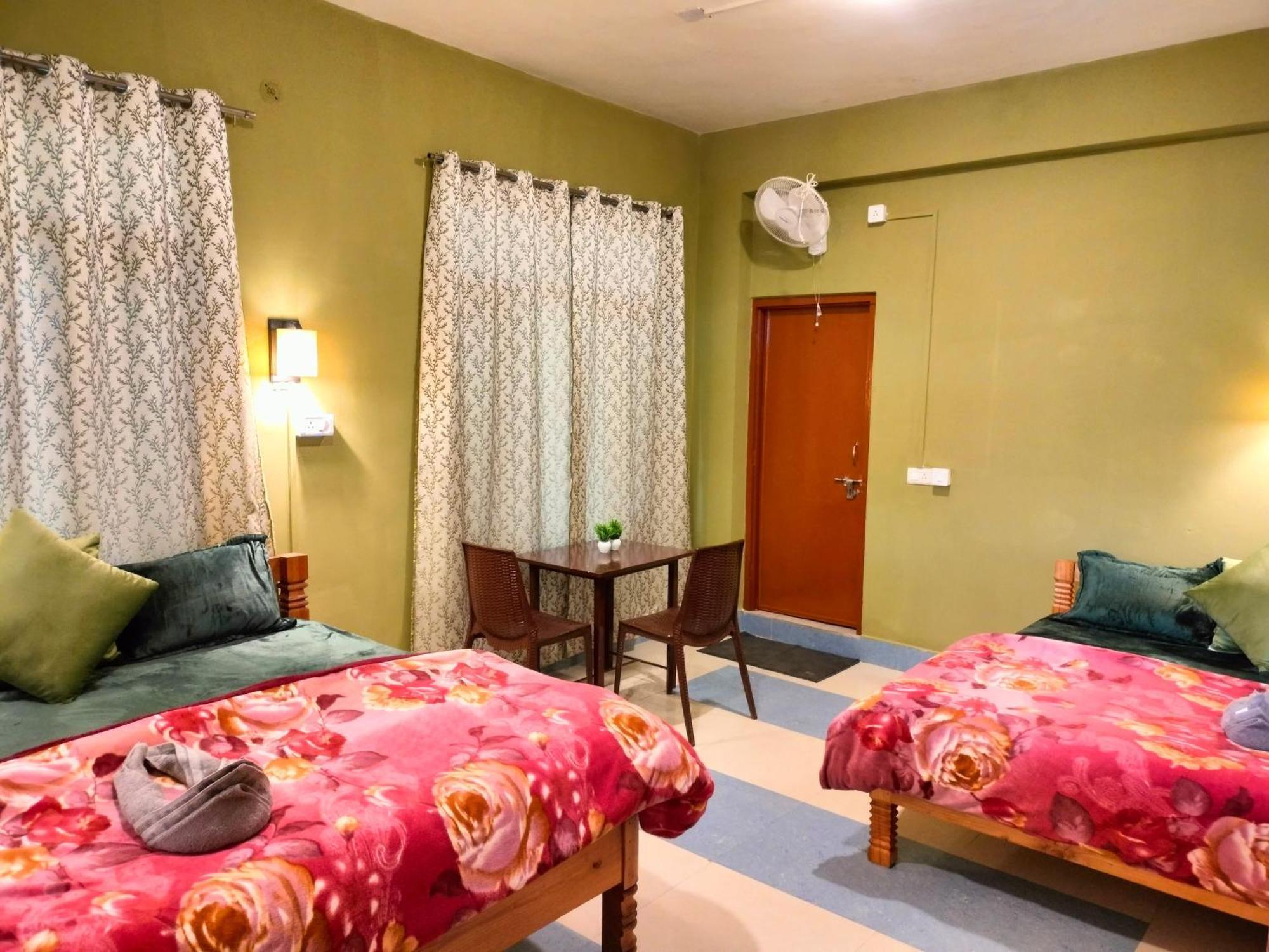 The Alpine Vista Hotel Almora Exterior foto